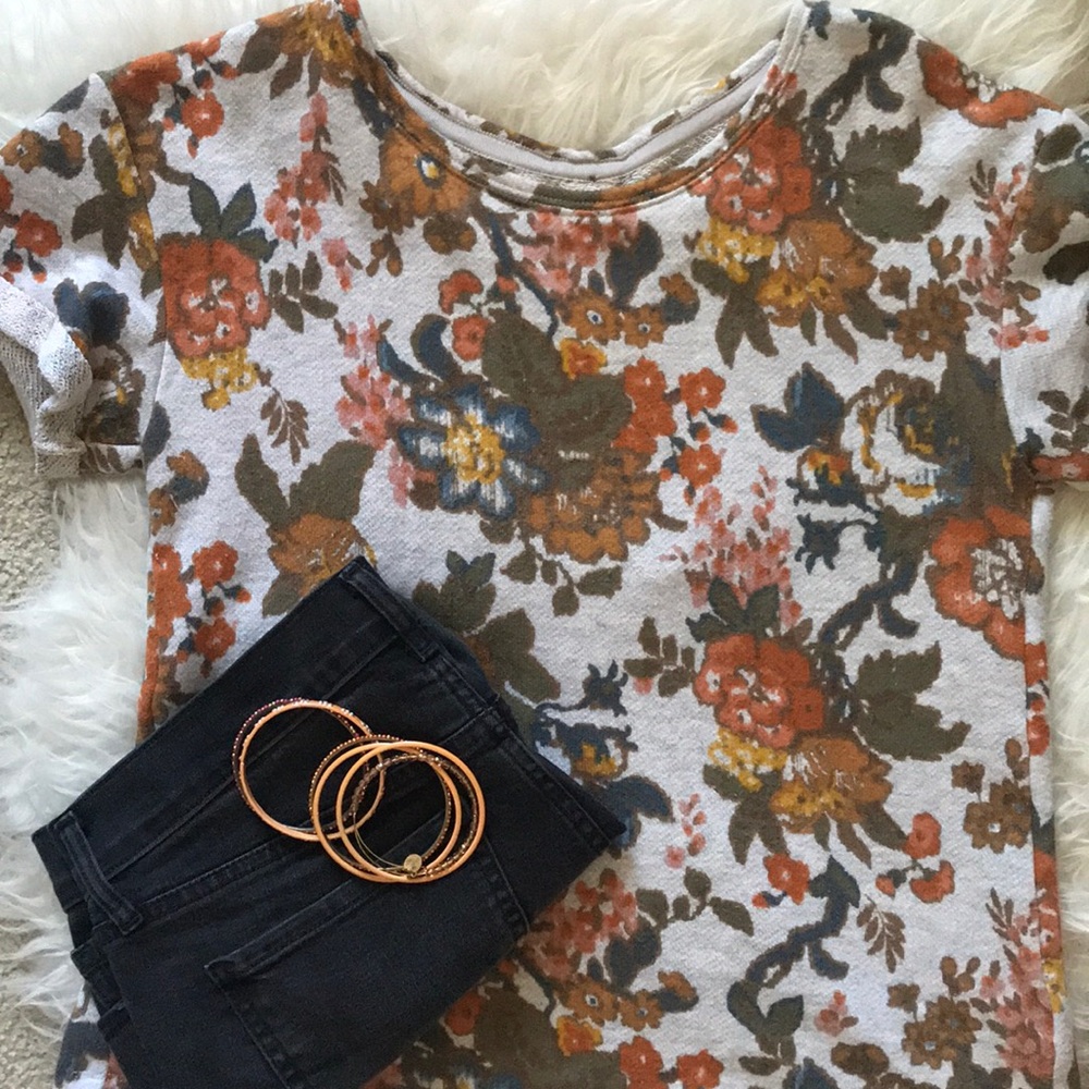 Floral Anthropologie short-sleeved top